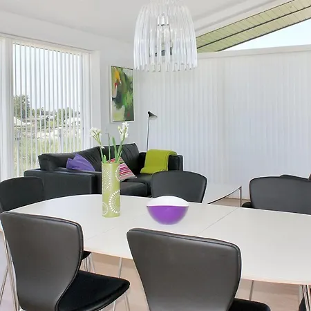 Ugot - 750m From The Sea By Interhome